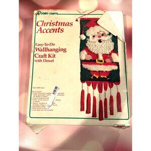 Vintage Vogart Crafts Christmas Accents Wallhanging Kit – Santa Design –